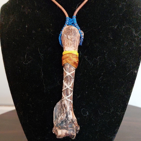 Bone Necklace With Knots - Picture 2 of 8